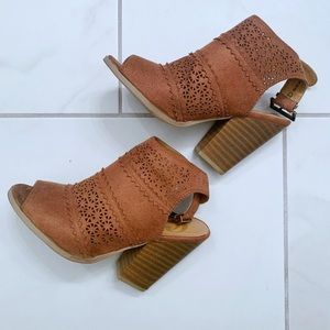 Charming Charlie open toe block heel